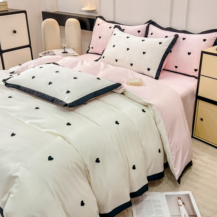 91家纺网 家纺一手货源 找家纺 艾米家居 2025新款水洗真丝四件套爱心款 黑色爱心款-白加粉