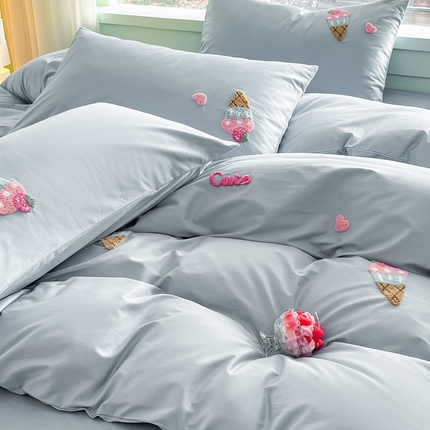 91家纺网 家纺一手货源 找家纺 泽西家纺 2024新款全棉13376毛巾绣四件套甜甜家族系列 冰淇淋-蓝