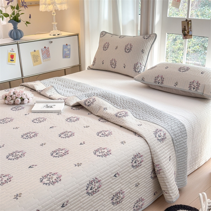 91家纺网 家纺一手货源 找家纺 美优兰 2025春款全棉单面高温砂洗床盖 花环