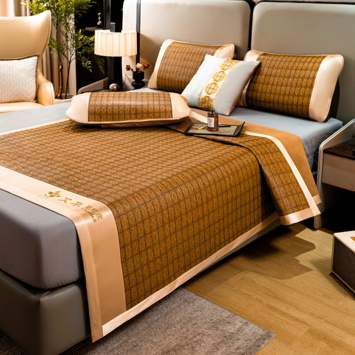 91家纺网 家纺一手货源 找家纺 青雅席业 2025新款艾草刺绣pp加密直角御藤席 艾草罗马格