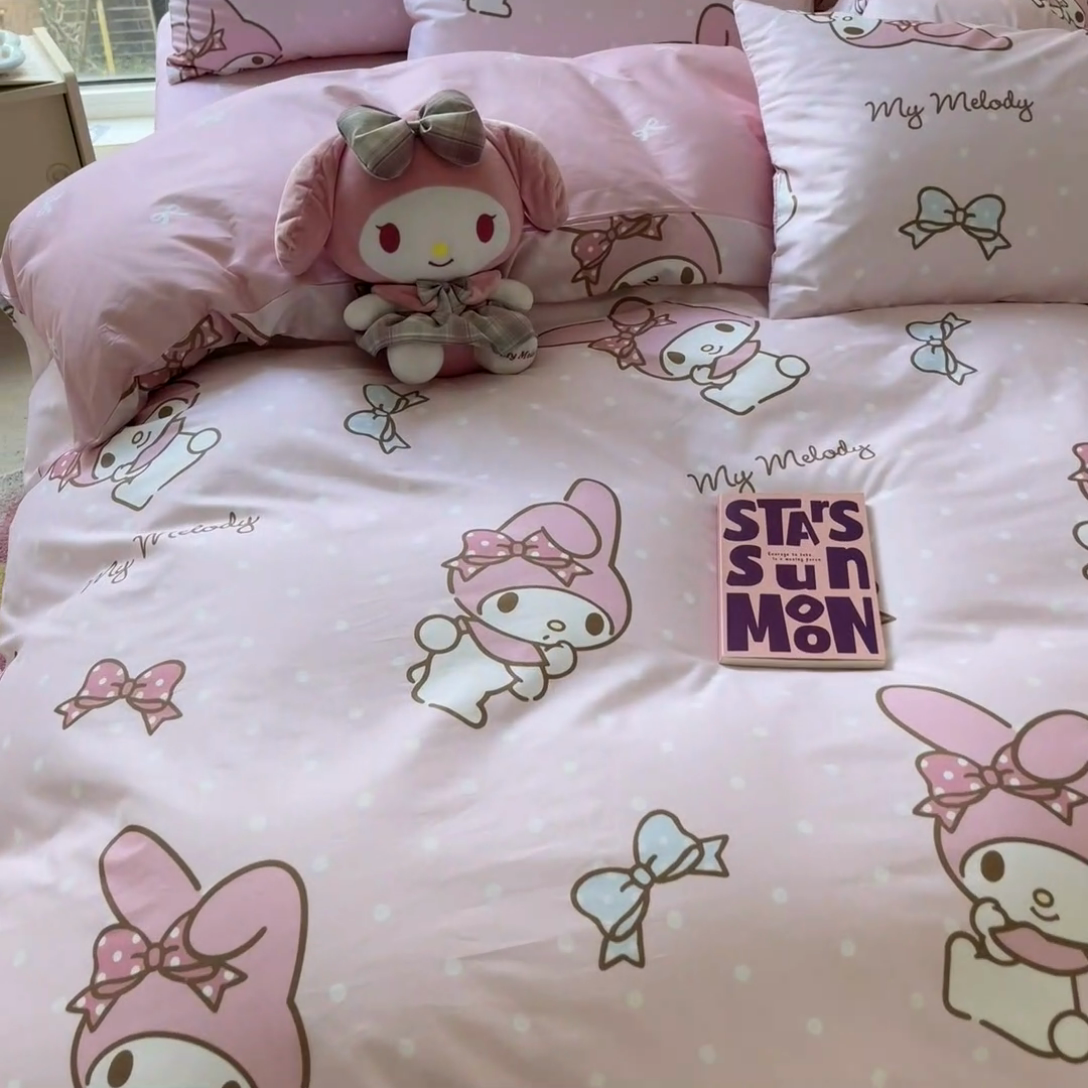 91家纺网 家纺一手货源 找家纺 顾里2024新款40支活性印花13372喷气全棉三丽鸥系列四件套 波点美乐蒂