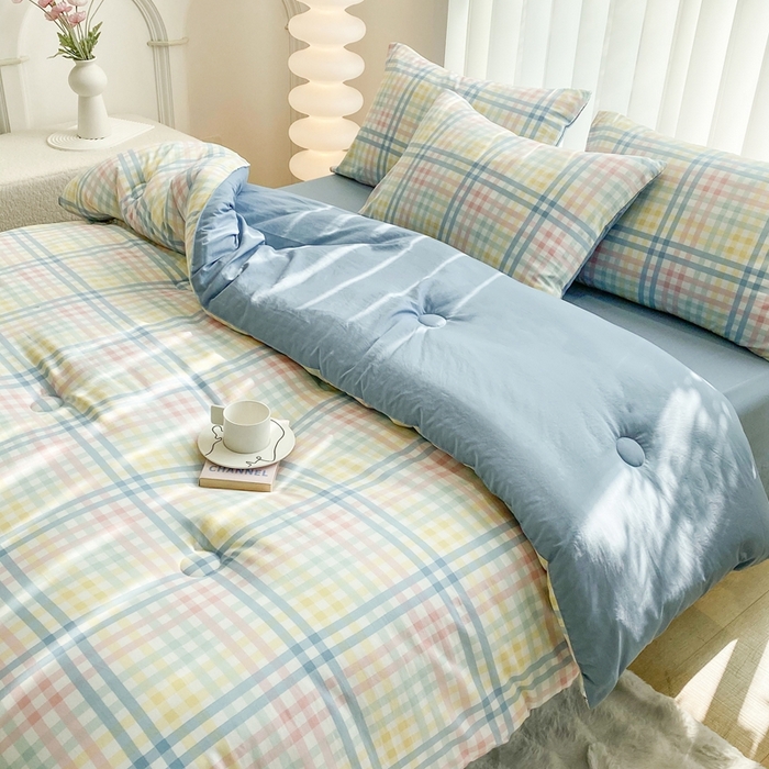 91家纺网 家纺一手货源 找家纺 啊雅家居 2025新款水洗棉条纹印花夏被冬被四件套-床单款 冬被 日系小格绿