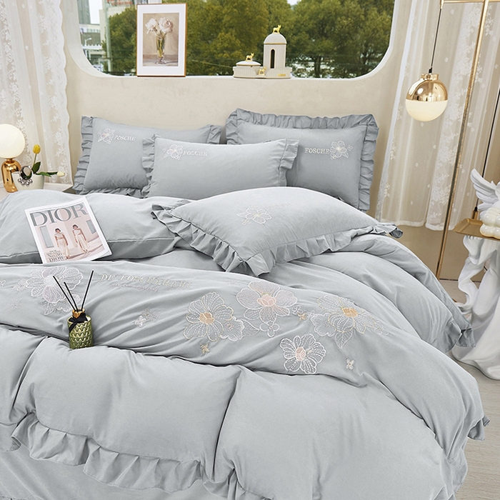 91家纺网 家纺一手货源 找家纺 苏木年华 2024新款春光里系列韩版荷叶边刺绣加大床单四件套 高级灰