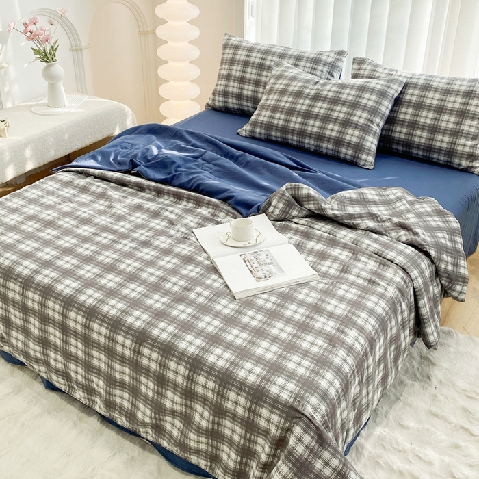 91家纺网 家纺一手货源 找家纺 啊雅家居2025新款水洗棉条纹印花夏被冬被四件套-床单款 夏被 日系条格灰