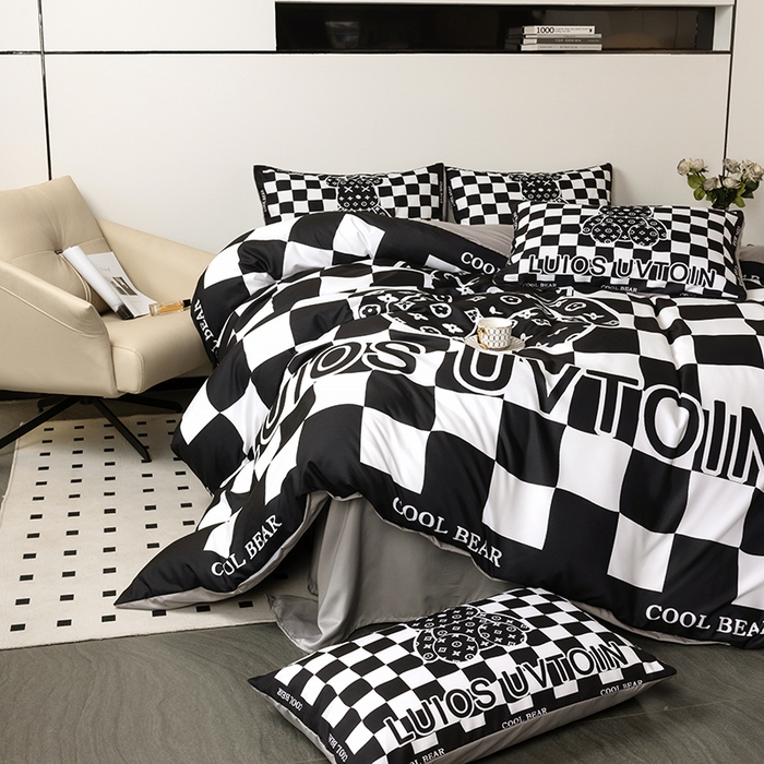 91家纺网 家纺一手货源 找家纺 摩卡 2024新款博主风水洗真丝四件套 棋盘格公仔