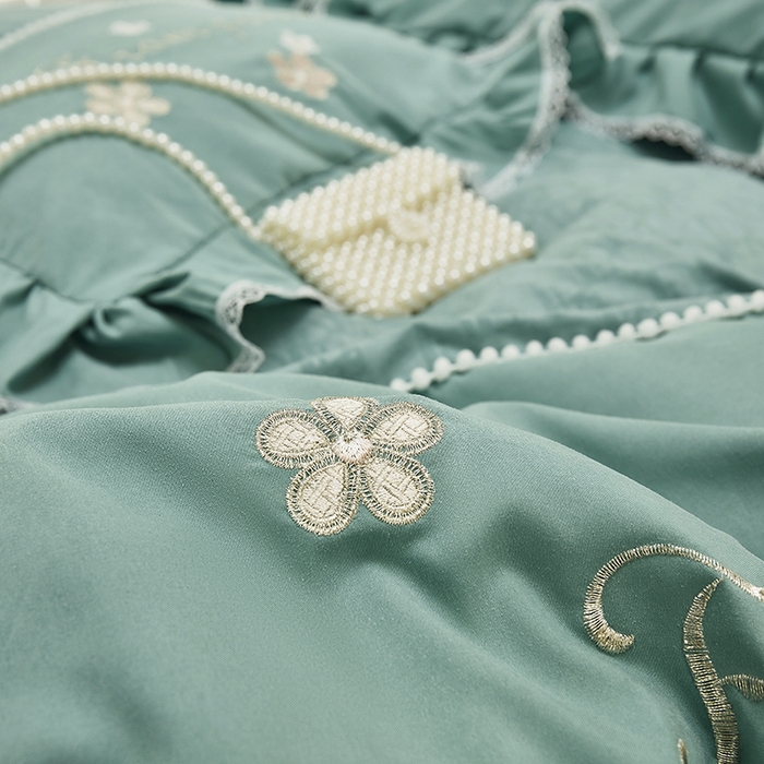 91家纺网 家纺一手货源 找家纺 苏木年华 2024新款夏沫花语系列韩版荷叶边刺绣花边加大床单四件套 翡翠绿