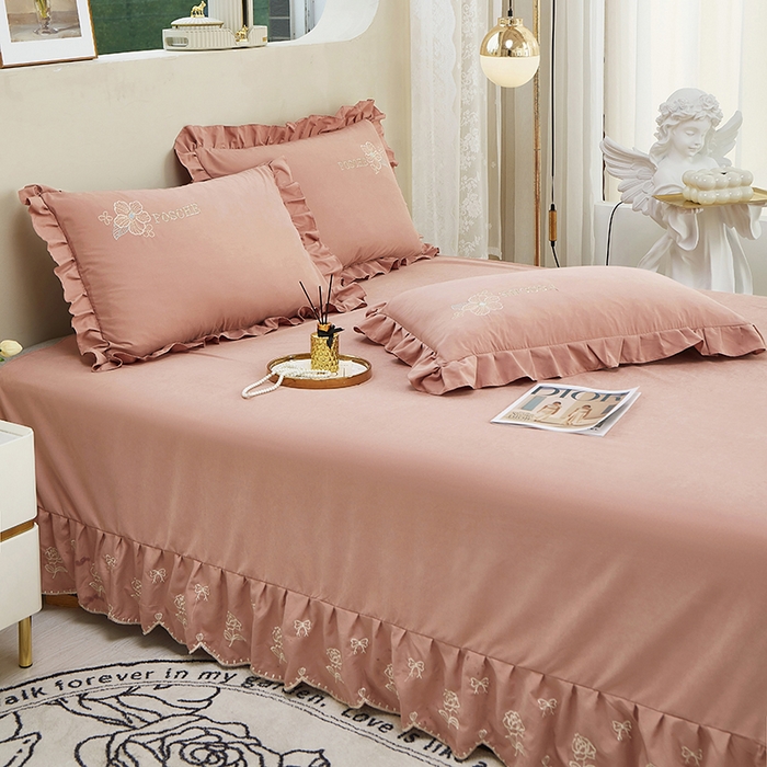 91家纺网 家纺一手货源 找家纺 苏木年华 2024新款春光里系列韩版荷叶边刺绣加大床单四件套 西柚红