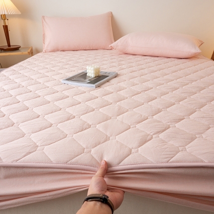 91家纺网 家纺一手货源 找家纺 X猫先生床笠 2024新款全棉色织水洗棉夹棉床笠 粉密条