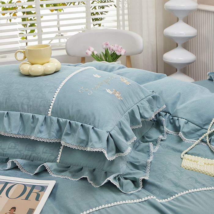 91家纺网 家纺一手货源 找家纺 苏木年华 2024新款夏沫花语系列韩版荷叶边刺绣花边加大床单四件套 贵族蓝