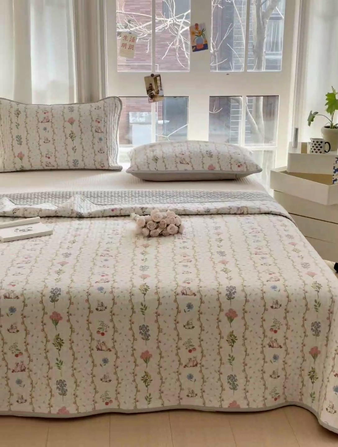 91家纺网 家纺一手货源 找家纺 美优兰 2025春款全棉单面高温砂洗床盖 浆果小兔