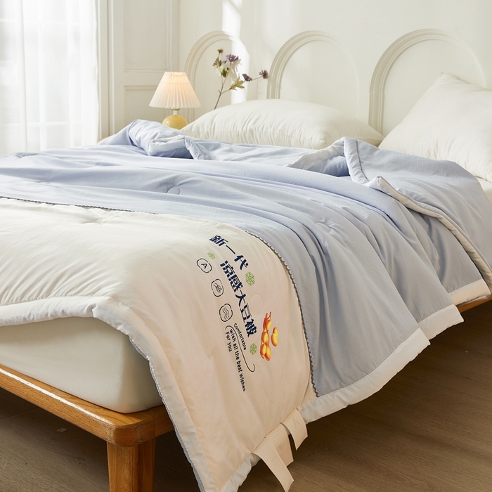 91家纺网 家纺一手货源 找家纺 钰博2024新款冰丝绸凉感夏被空调被夏凉被大豆被 蓝+白