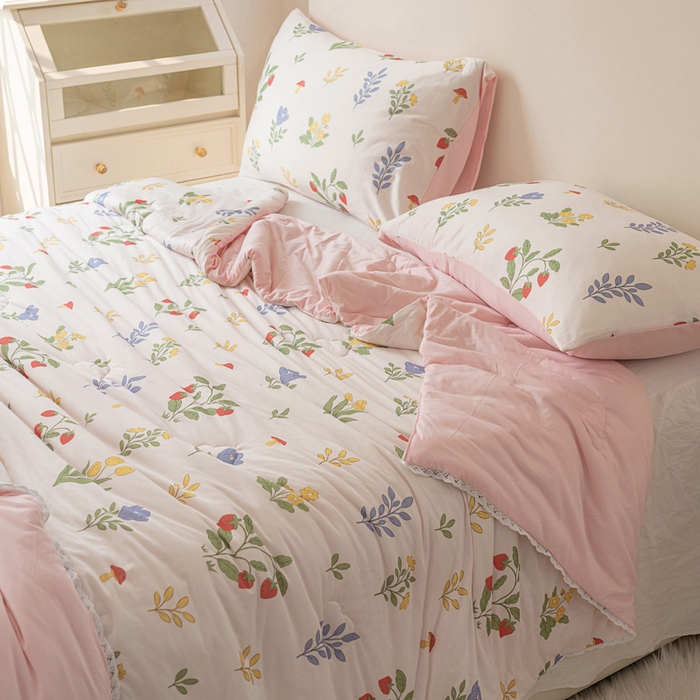 91家纺网 家纺一手货源 找家纺 默忆 2025新款针织棉大豆云朵被子被芯夏被空调被春秋四季被 萌音草莓