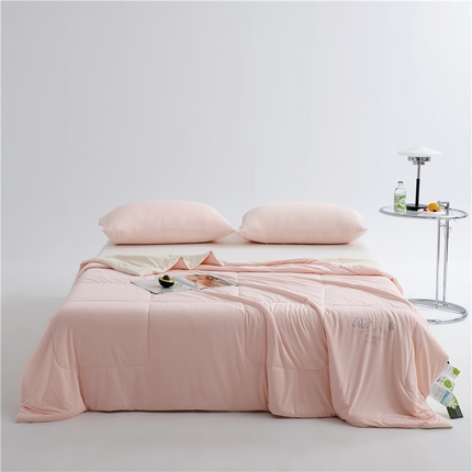 91家纺网 家纺一手货源 找家纺 苏秦家纺 2024新款乳冰冰凉感被 樱桃粉