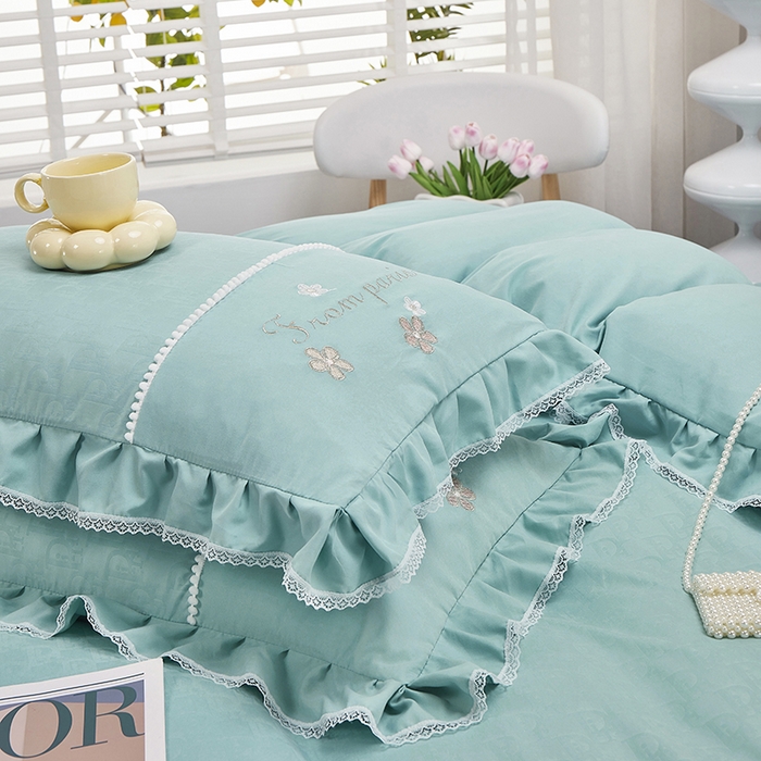 91家纺网 家纺一手货源 找家纺 苏木年华 2024新款夏沫花语系列韩版荷叶边刺绣花边加大床单四件套 春湖绿