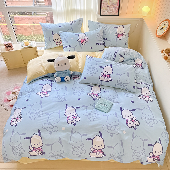 91家纺网 家纺一手货源 找家纺 顾里2024新款40支活性印花13372喷气全棉三丽鸥系列四件套 蓝底帕恰