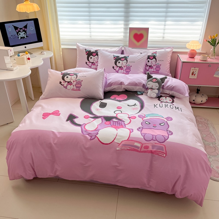 91家纺网 家纺一手货源 找家纺 金爱家 2024新款大阪全棉数码印花三丽鸥系列四件套 朗读库洛米