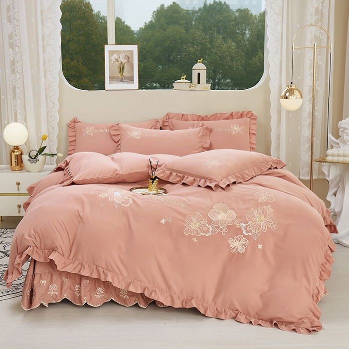 91家纺网 家纺一手货源 找家纺 苏木年华 2024新款春光里系列韩版荷叶边刺绣加大床单四件套 西柚红