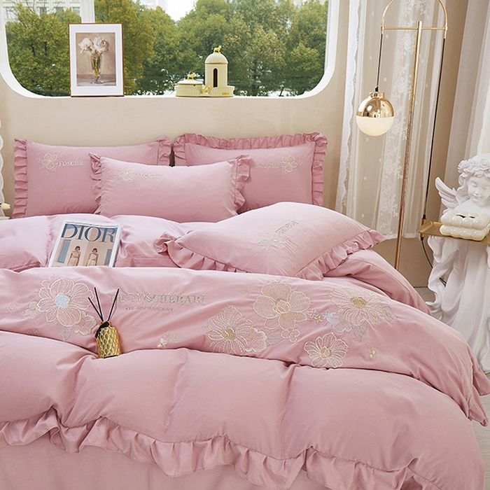 91家纺网 家纺一手货源 找家纺 苏木年华 2024新款春光里系列韩版荷叶边刺绣加大床单四件套 豆沙红