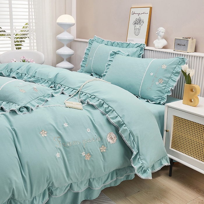 91家纺网 家纺一手货源 找家纺 苏木年华 2024新款夏沫花语系列韩版荷叶边刺绣花边加大床单四件套 春湖绿