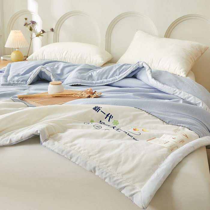 91家纺网 家纺一手货源 找家纺 钰博2024新款冰丝绸凉感夏被空调被夏凉被大豆被 蓝+白