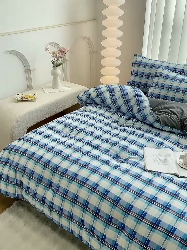 91家纺网 家纺一手货源 找家纺 啊雅家居 2025新款水洗棉条纹印花夏被冬被四件套-床单款 冬被 日系条格蓝