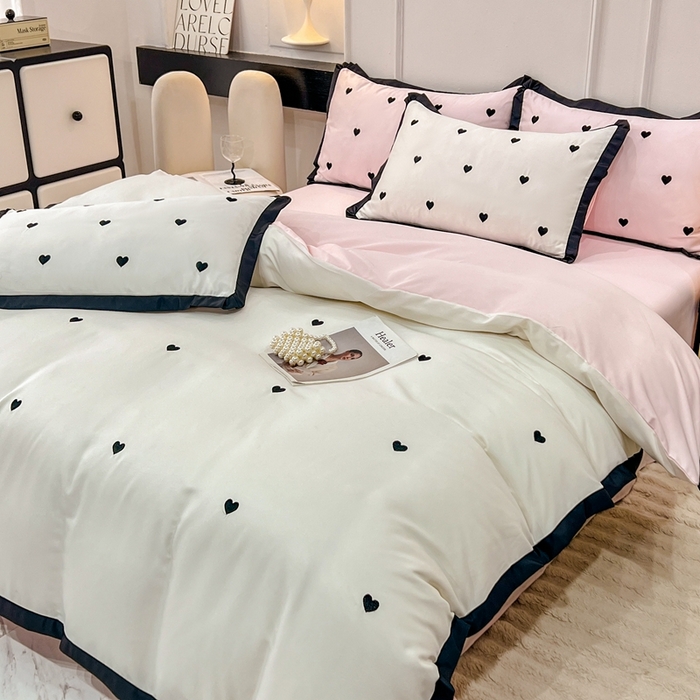 91家纺网 家纺一手货源 找家纺 艾米家居 2025新款水洗真丝四件套爱心款 黑色爱心款-白加粉