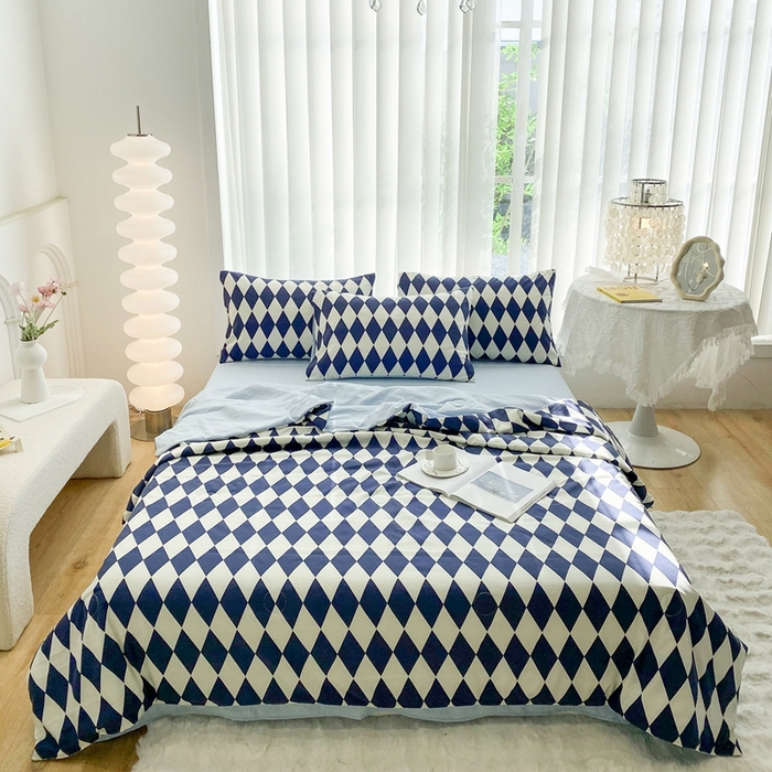 91家纺网 家纺一手货源 找家纺 啊雅家居 2025新款水洗棉条纹印花夏被冬被四件套-床单款 夏被 日系凌格蓝