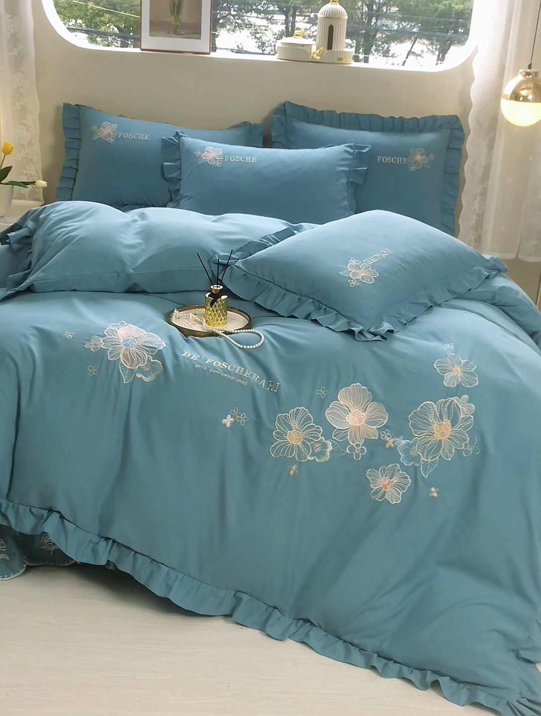 91家纺网 家纺一手货源 找家纺 苏木年华 2024新款春光里系列韩版荷叶边刺绣加大床单四件套 贵族蓝