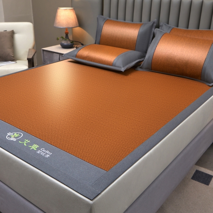 91家纺网 家纺一手货源 找家纺 青雅席业 2025新款艾草pe材质印尼藤复合三明治凉席三件套 棕