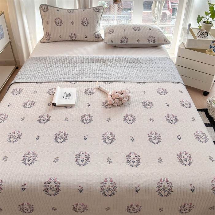 91家纺网 家纺一手货源 找家纺 美优兰 2025春款全棉单面高温砂洗床盖 花环