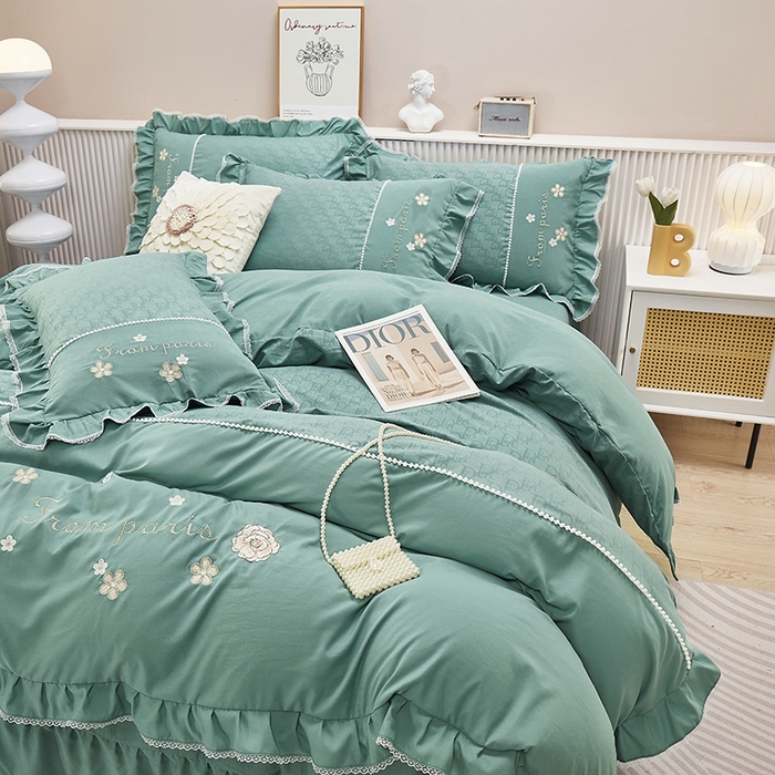 91家纺网 家纺一手货源 找家纺 苏木年华 2024新款夏沫花语系列韩版荷叶边刺绣花边加大床单四件套 翡翠绿