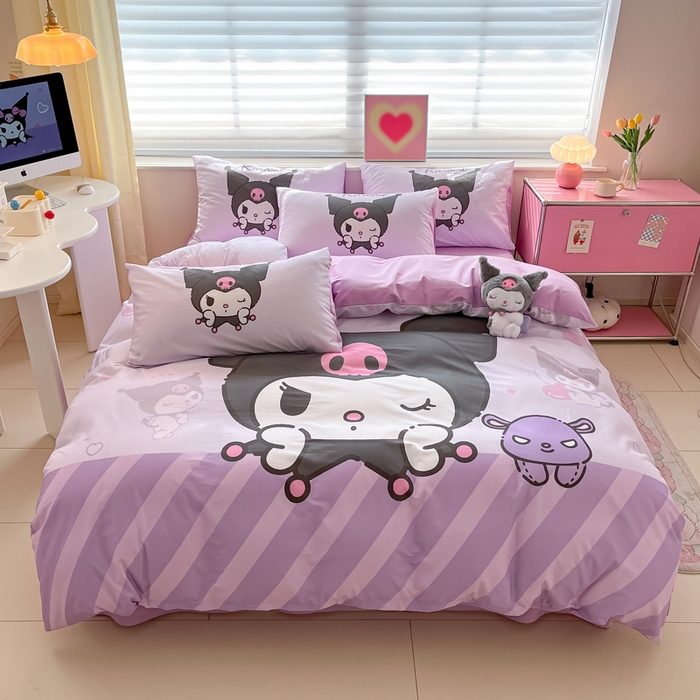 91家纺网 家纺一手货源 找家纺 金爱家 2024新款大阪全棉数码印花三丽鸥系列四件套 紫苏库洛米