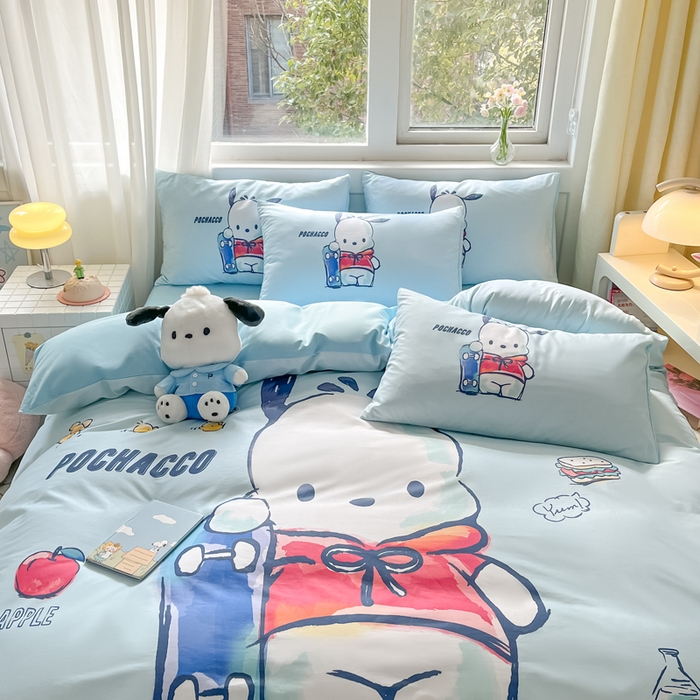 91家纺网 家纺一手货源 找家纺 金爱家 2024新款大阪全棉数码印花三丽鸥系列四件套 滑板帕哈狗