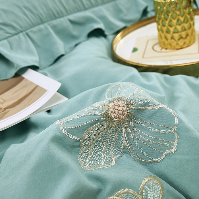 91家纺网 家纺一手货源 找家纺 苏木年华 2024新款春光里系列韩版荷叶边刺绣加大床单四件套 春湖绿