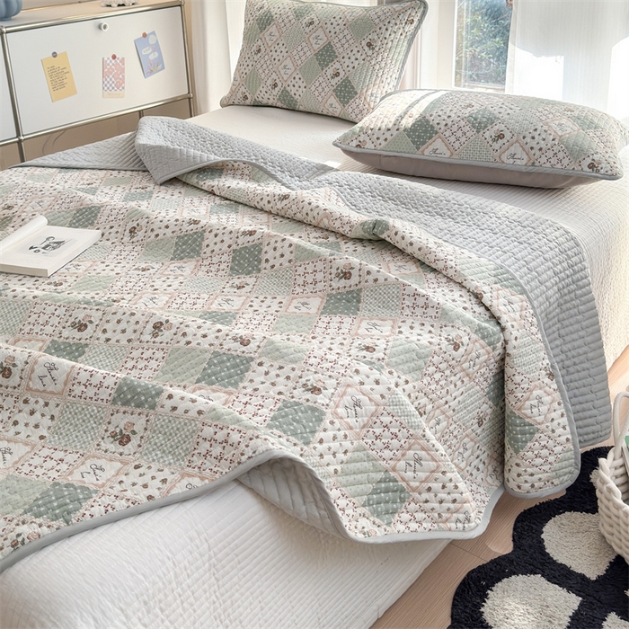 91家纺网 家纺一手货源 找家纺 美优兰 2025春款全棉单面高温砂洗床盖 艾米