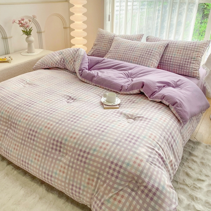 91家纺网 家纺一手货源 找家纺 啊雅家居 2025新款水洗棉条纹印花夏被冬被四件套-床单款 冬被 日系小格紫