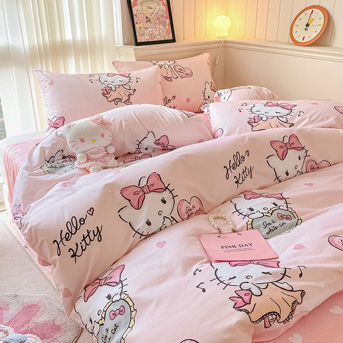 91家纺网 家纺一手货源 找家纺 顾里2024新款40支活性印花13372喷气全棉三丽鸥系列四件套 音乐粉kt