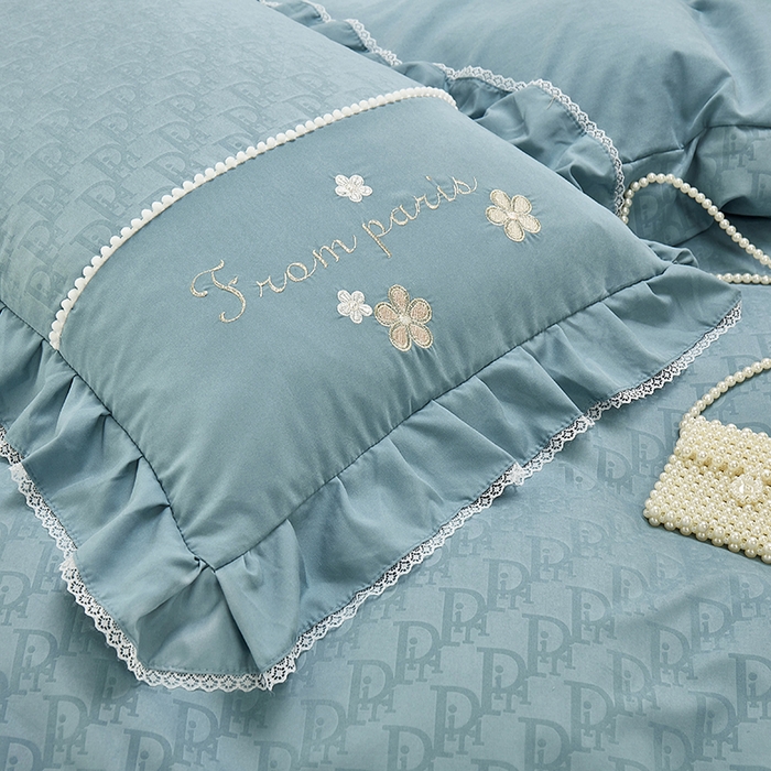 91家纺网 家纺一手货源 找家纺 苏木年华 2024新款夏沫花语系列韩版荷叶边刺绣花边加大床单四件套 贵族蓝