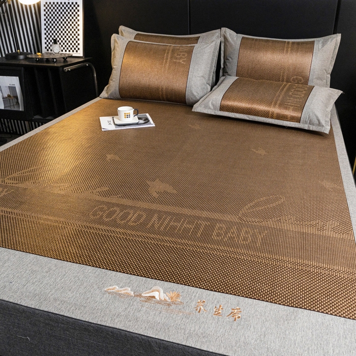 91家纺网 家纺一手货源 找家纺 青雅席业 2025新款绣花款复合冰藤三明治凉席套件 格调咖