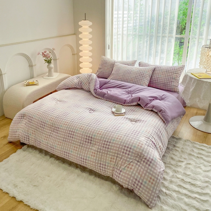 91家纺网 家纺一手货源 找家纺 啊雅家居 2025新款水洗棉条纹印花夏被冬被四件套-床单款 冬被 日系小格紫
