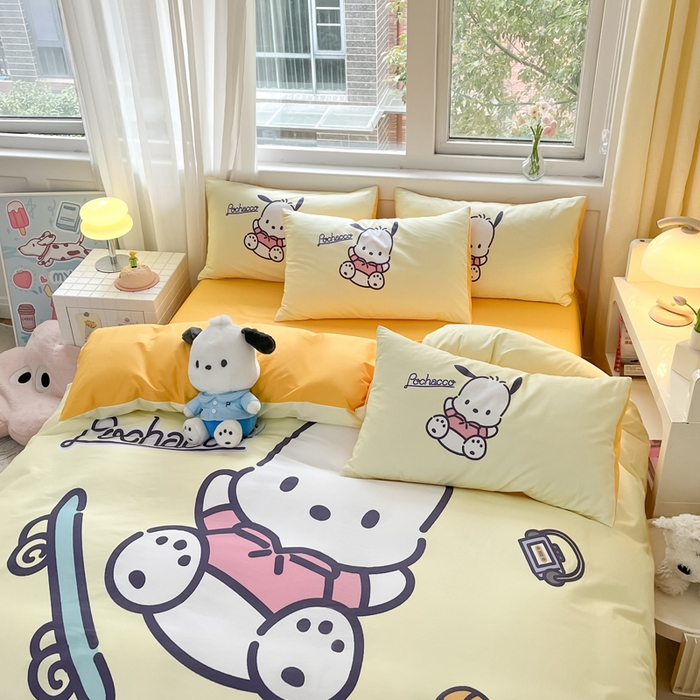 91家纺网 家纺一手货源 找家纺 金爱家 2024新款大阪全棉数码印花三丽鸥系列四件套 酷玩帕哈狗