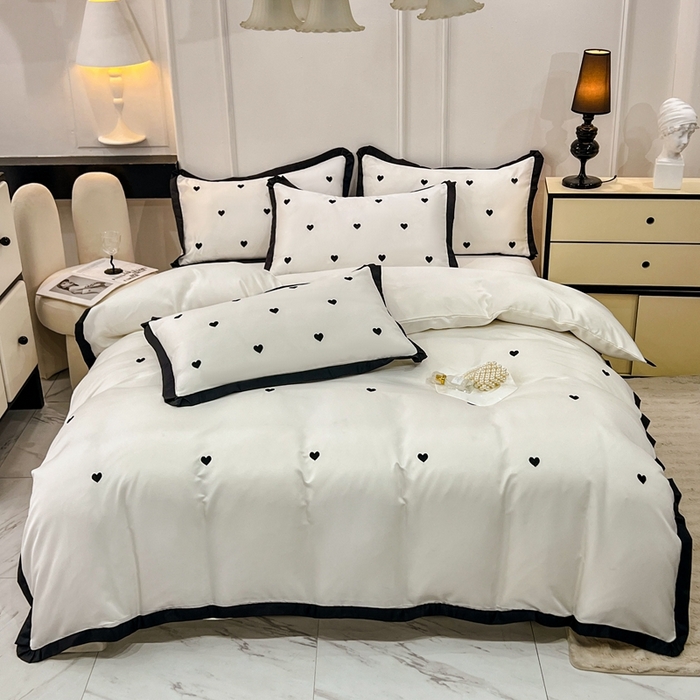 91家纺网 家纺一手货源 找家纺 艾米家居 2025新款水洗真丝四件套爱心款 黑色爱心款-白色