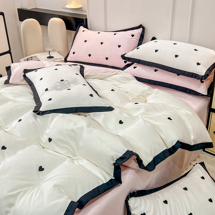 91家纺网 家纺一手货源 找家纺 艾米家居 2025新款水洗真丝四件套爱心款 黑色爱心款-白加粉