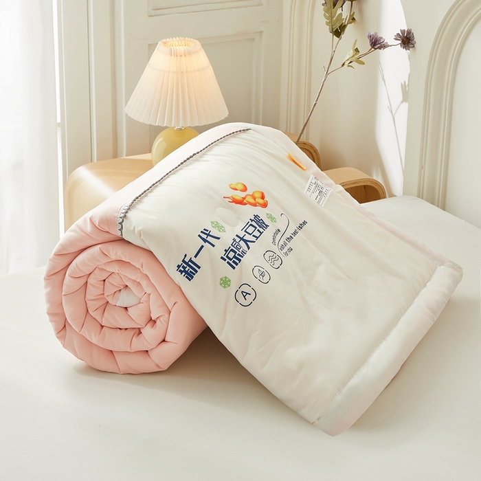91家纺网 家纺一手货源 找家纺 钰博2024新款冰丝绸凉感夏被空调被夏凉被大豆被 粉+白