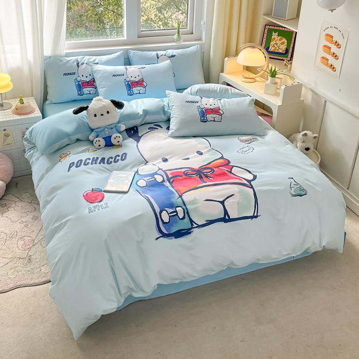 91家纺网 家纺一手货源 找家纺 金爱家 2024新款大阪全棉数码印花三丽鸥系列四件套 滑板帕哈狗