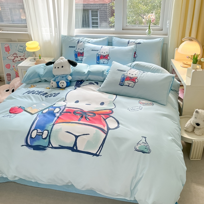 91家纺网 家纺一手货源 找家纺 金爱家 2024新款大阪全棉数码印花三丽鸥系列四件套 滑板帕哈狗