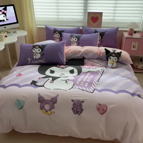 91家纺网 家纺一手货源 找家纺 金爱家 2024新款大阪全棉数码印花三丽鸥系列四件套 甜甜圈库洛米