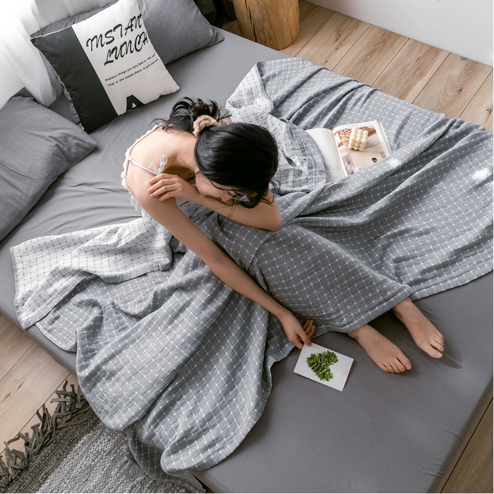 91家纺网 家纺一手货源 找家纺 朴尔家纺-毛巾被 2024新款三层水洗棉全棉纱布毛巾被 丁格-灰