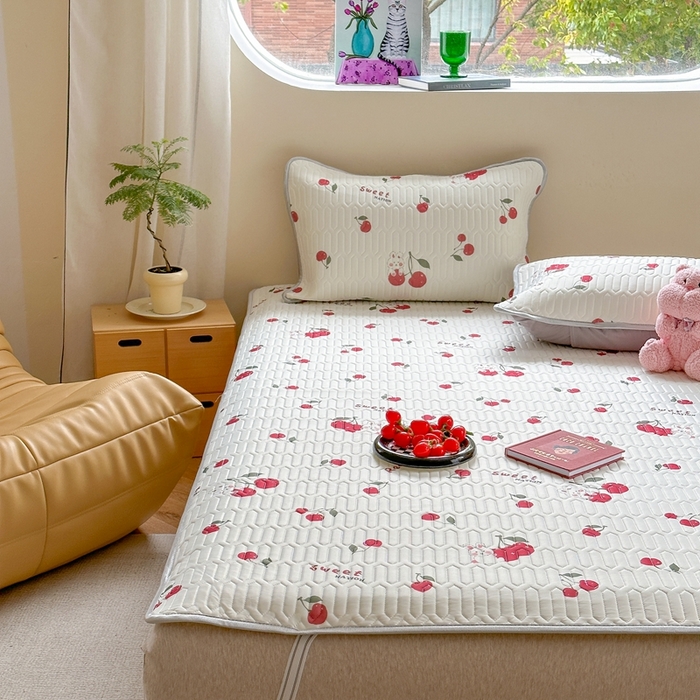 91家纺网 家纺一手货源 找家纺 慕尚家纺 2025新款ms乳胶圆网花色乳胶凉席 樱桃小兔