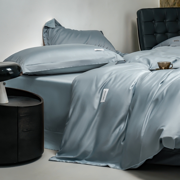 91家纺网 家纺一手货源 找家纺 秀色家纺 2025新款60支贡缎新疆长绒棉全棉纯棉三件套轻奢床品床单床笠被套床上四件套 都市-天空蓝